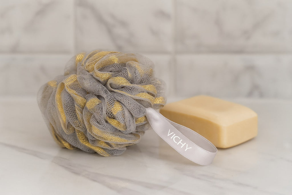 VICHY BANYO LİFİ VCH-6575 GRİ GOLD SİMLİ60gr 12li STAND x240 – Banyo Setleri