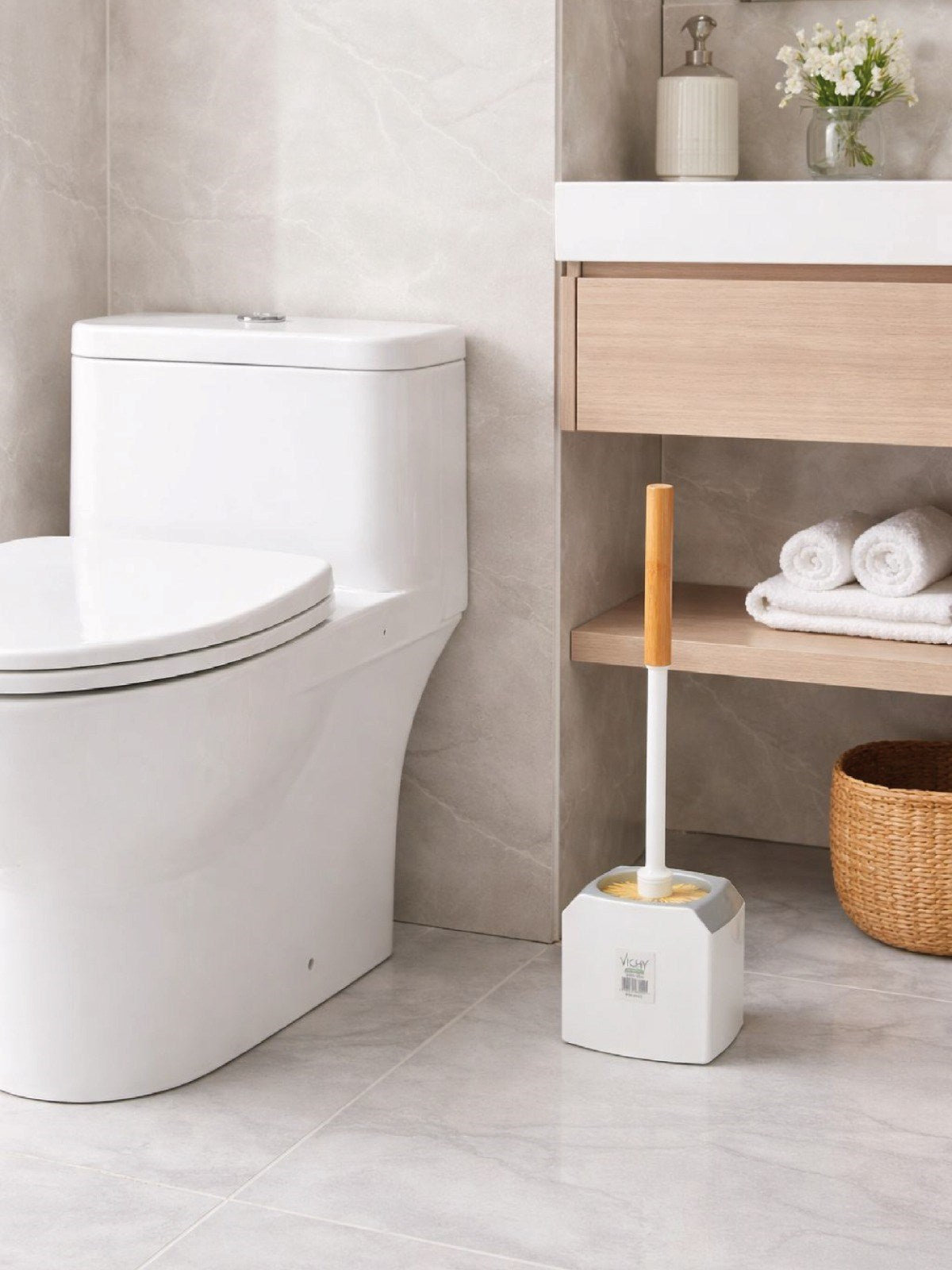 Ahşap Saplı Köşeli Tuvalet Fırçası ve Standı – Modern, Açık Hazneli WC Fırçası VICHY-7044
